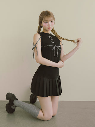 モデル：163cm（着用サイズ：FREE　着用カラー：BLK）
