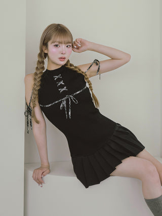 モデル：163cm（着用サイズ：FREE　着用カラー：BLK）