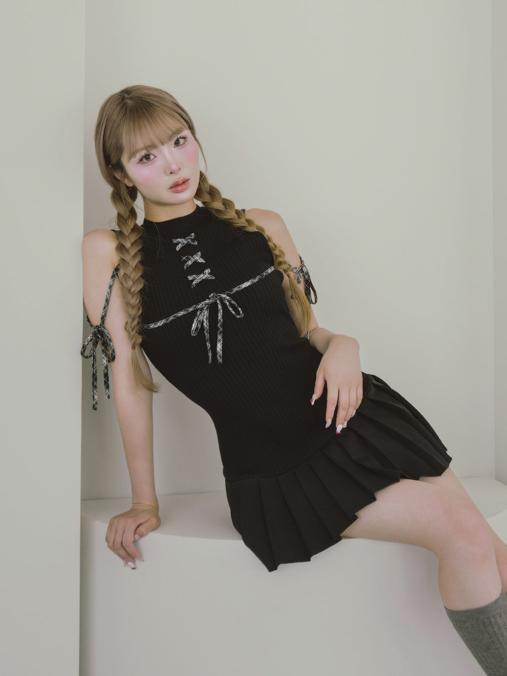 モデル：163cm（着用サイズ：FREE　着用カラー：BLK）