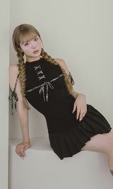 モデル：163cm（着用サイズ：FREE　着用カラー：BLK）