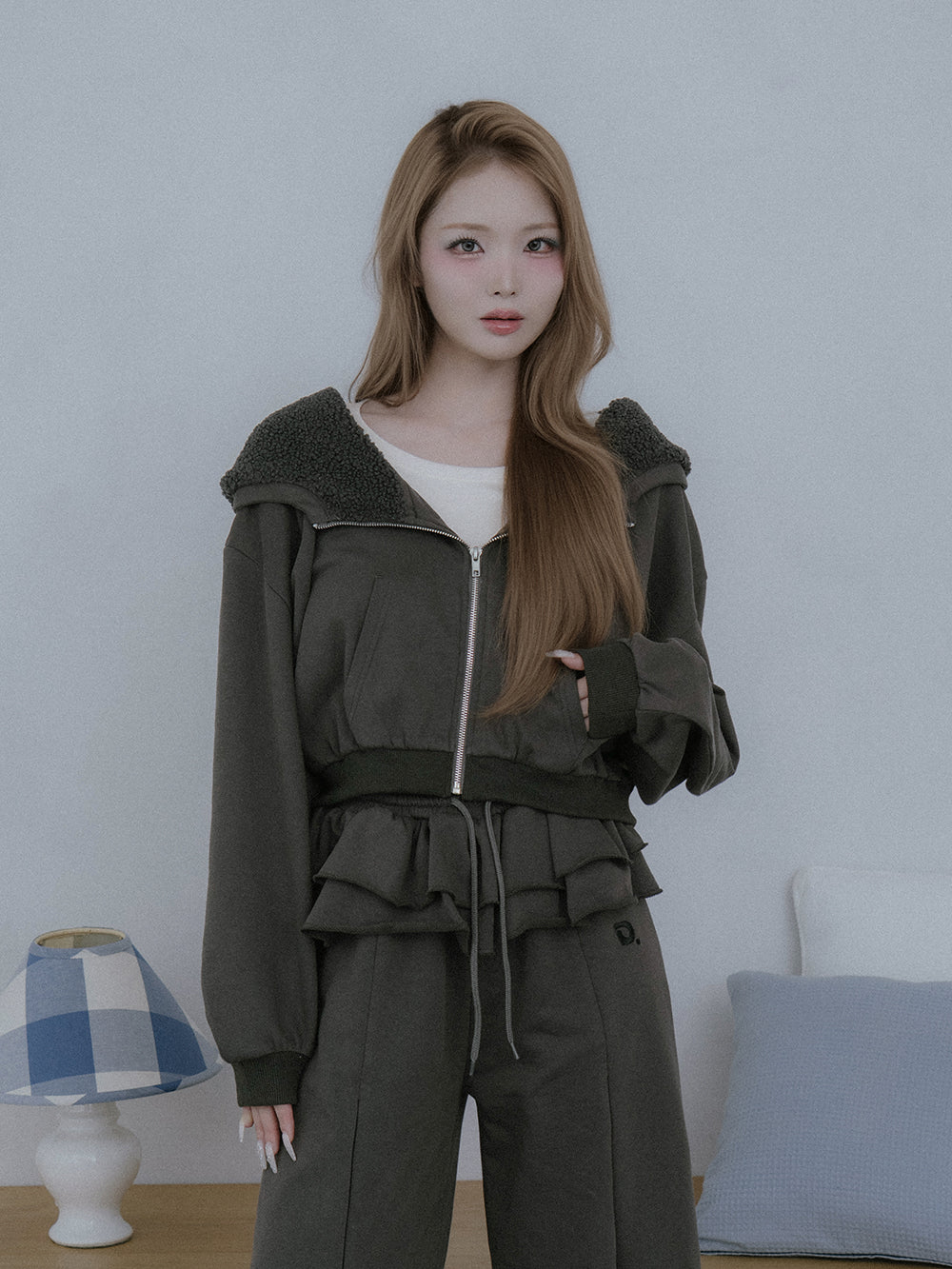 モデル：163cm（着用サイズ：FREE　着用カラー：C-GRY）