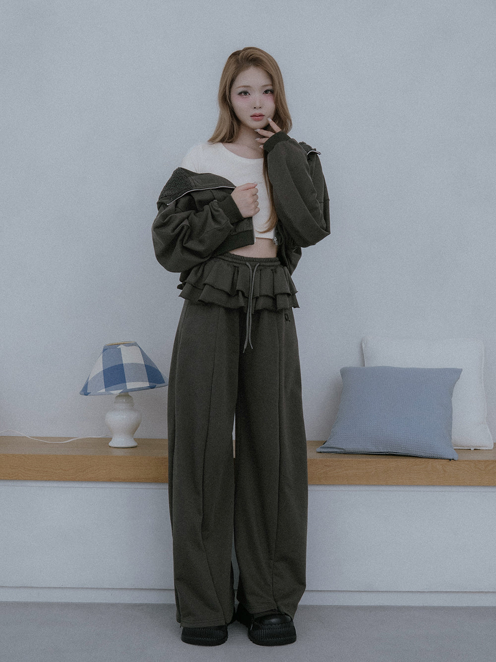 モデル：163cm（着用サイズ：FREE　着用カラー：C-GRY）