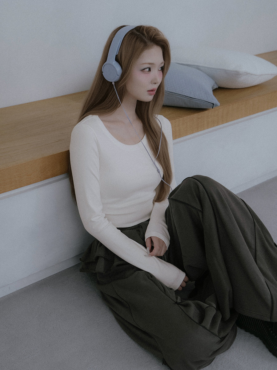 モデル：163cm（着用サイズ：FREE　着用カラー：IVO）