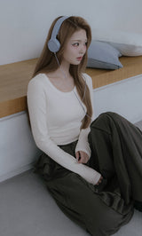 モデル：163cm（着用サイズ：FREE　着用カラー：IVO）