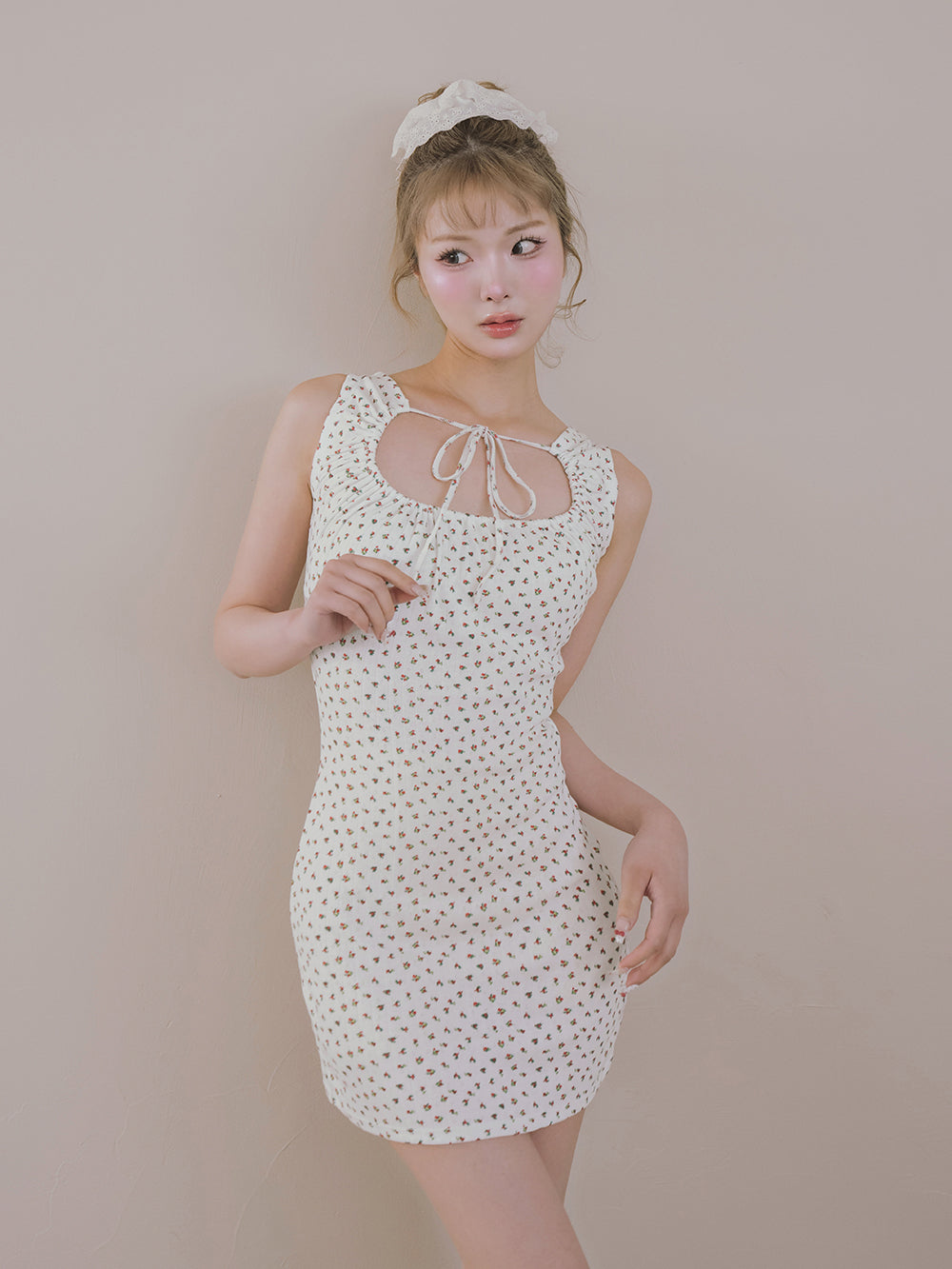 モデル：163cm（着用サイズ：FREE　着用カラー：WHT）