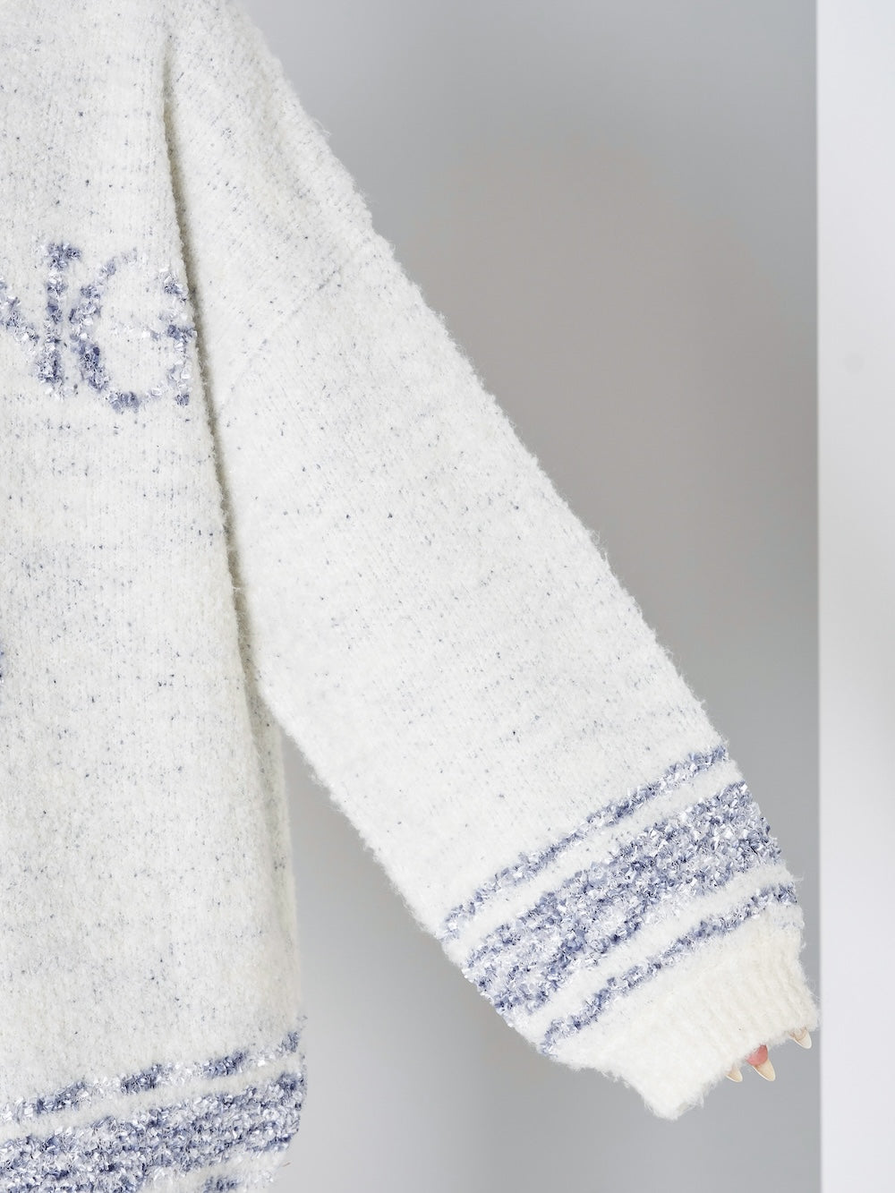 モデル：155cm（着用サイズ：FREE　着用カラー：WHT）