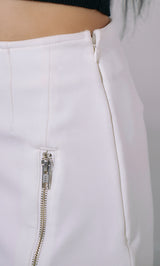モデル：155cm（着用サイズ：S　着用カラー：WHT）