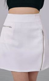 モデル：155cm（着用サイズ：S　着用カラー：WHT）