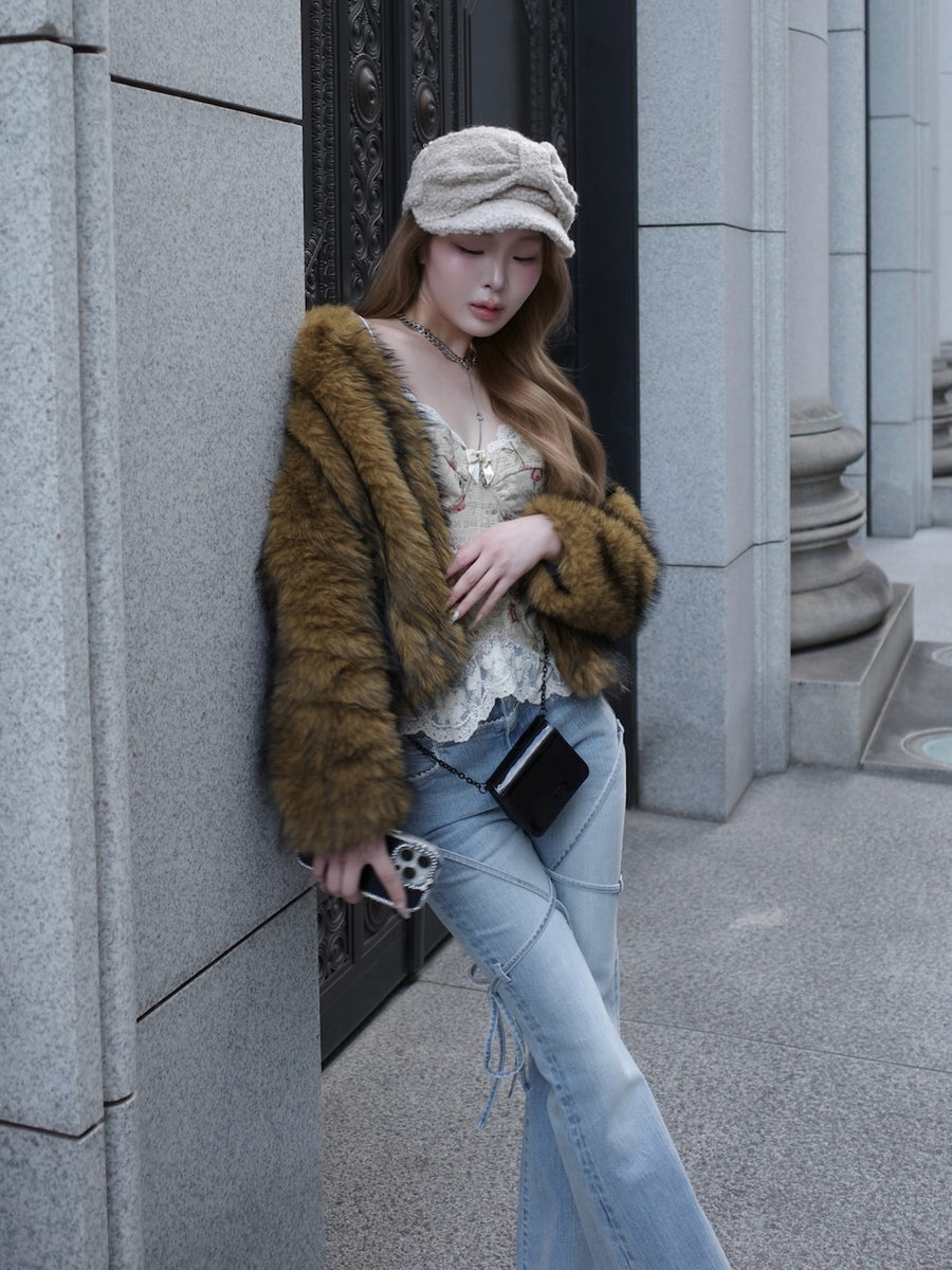 モデル：163cm（着用サイズ：S　着用カラー：I-BLU）