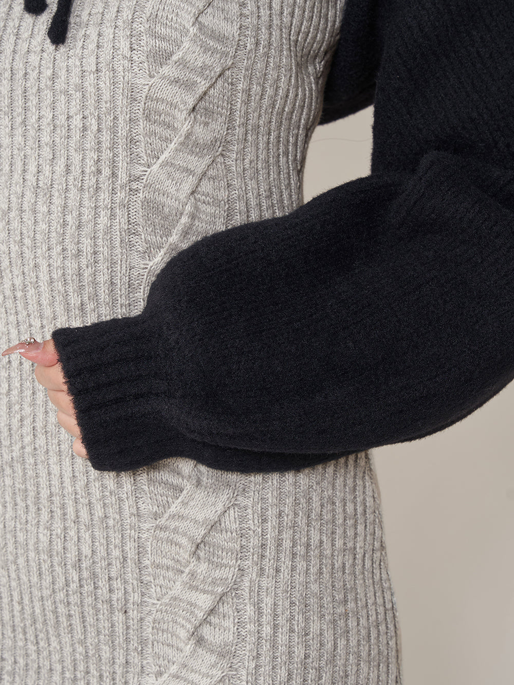 モデル：163cm（着用サイズ：FREE　着用カラー：GRY）
