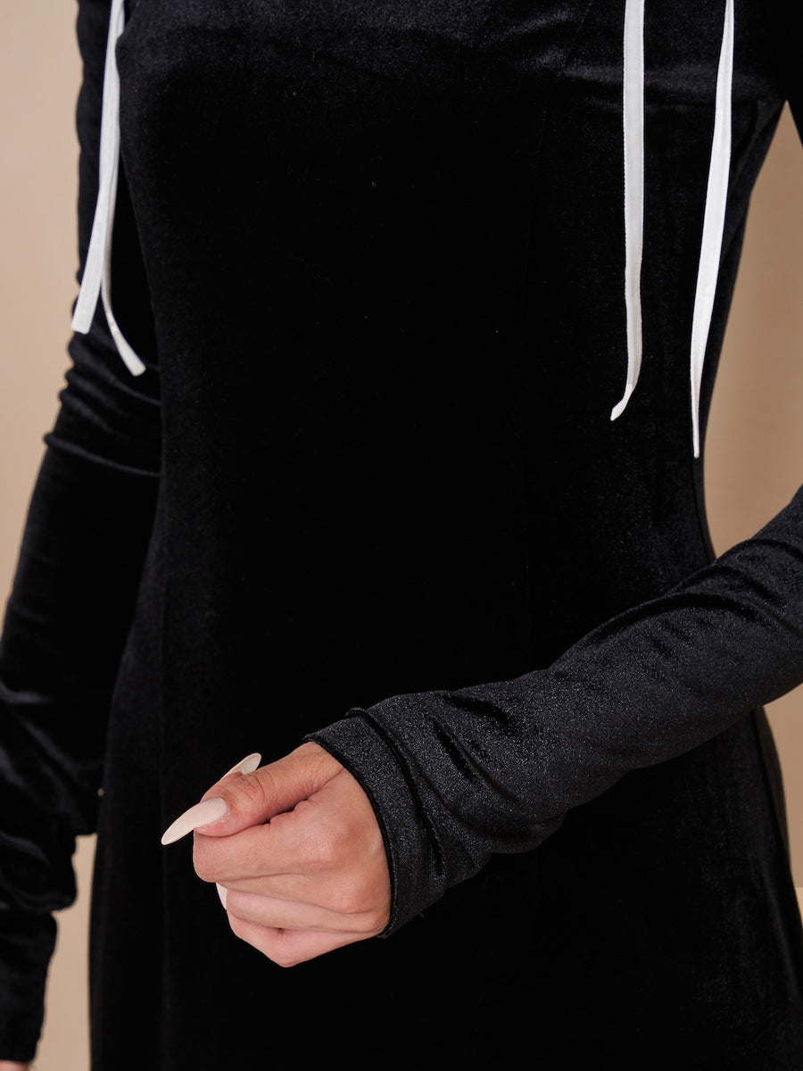 モデル：163cm（着用サイズ：FREE　着用カラー：BLK）