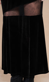 モデル：163cm（着用サイズ：FREE　着用カラー：BLK）