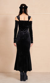 モデル：163cm（着用サイズ：FREE　着用カラー：BLK）