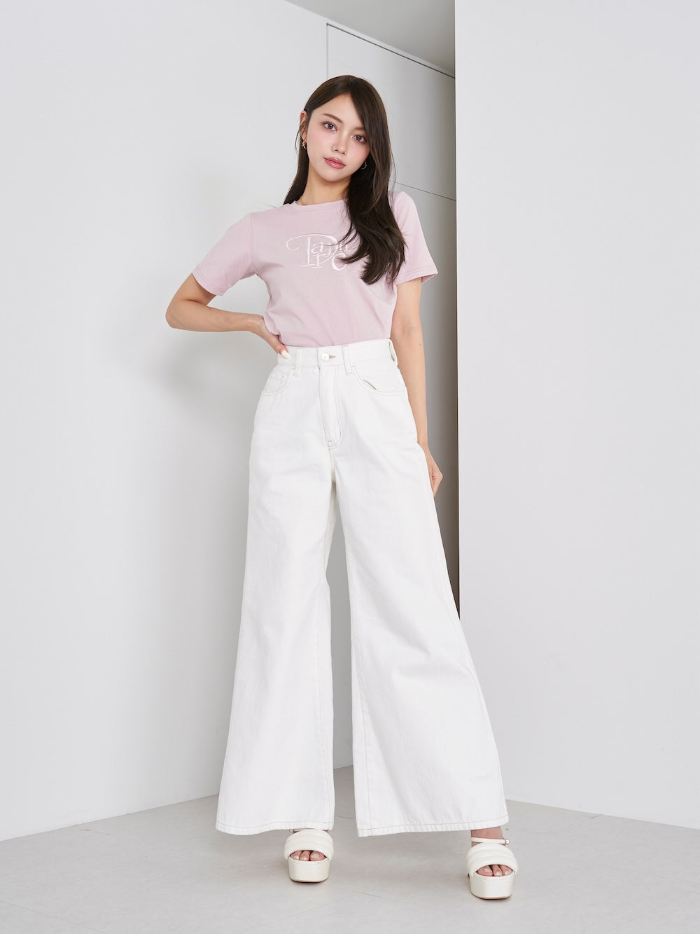 モデル：163cm（着用サイズ：FREE　着用カラー：PUR）
