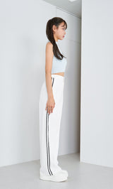 モデル：163cm（着用サイズ：FREE　着用カラー：WHT）