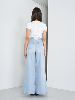 モデル：163cm（着用サイズ：FREE　着用カラー：WHT）