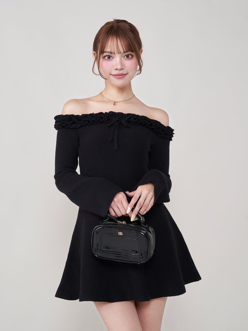 darich オフショルフリルニットワンピース　FREE-L ブラック オフショルダーフリルニットミニワンピース – Darich
