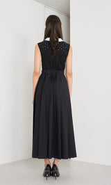 モデル：163cm（着用サイズ：FREE　着用カラー：BLK）