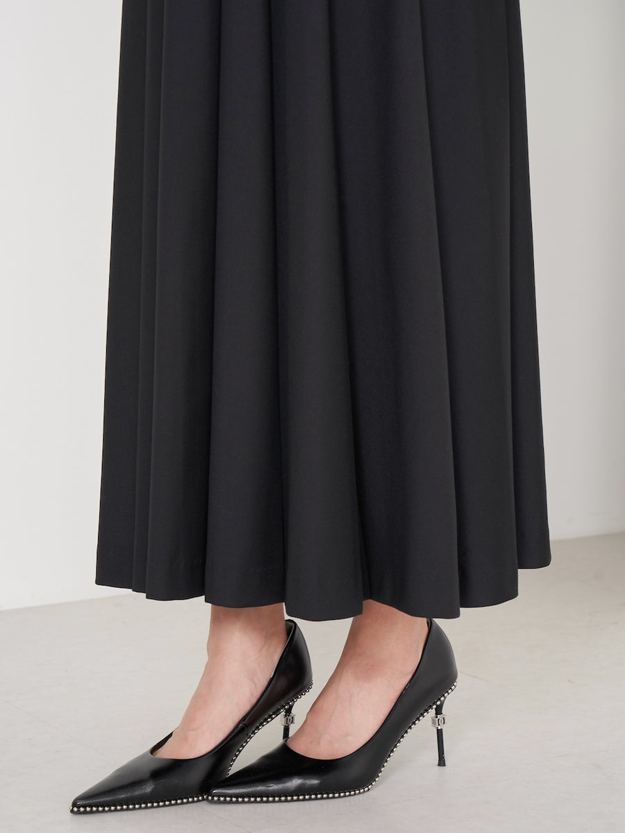 モデル：163cm（着用サイズ：FREE　着用カラー：BLK）