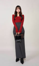 モデル：163cm（着用サイズ：FREE　着用カラー：RED）