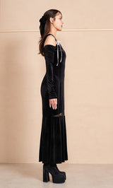 モデル：163cm（着用サイズ：FREE　着用カラー：BLK）