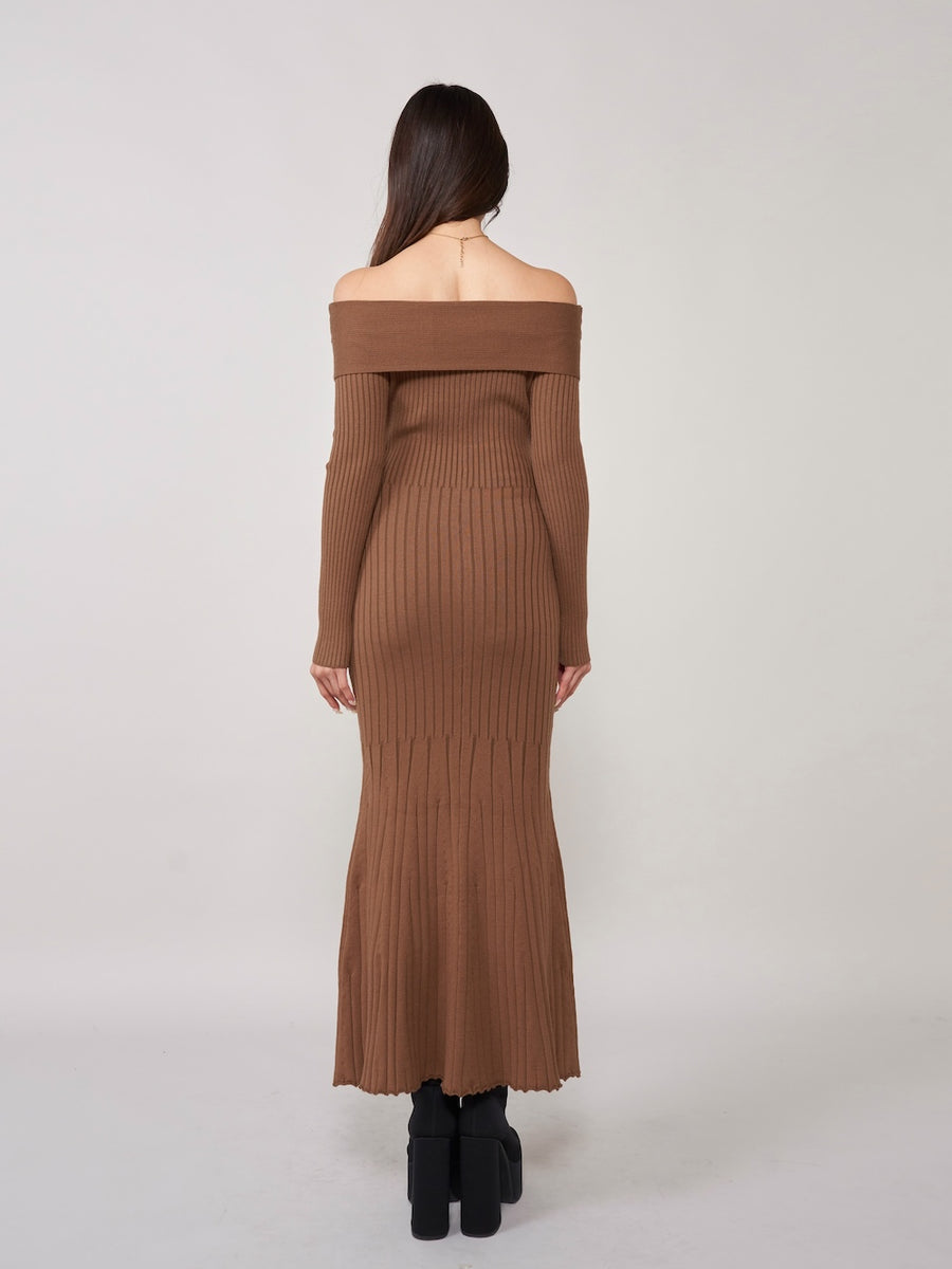 モデル：163cm（着用サイズ：FREE　着用カラー：BRN）