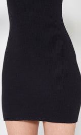 モデル：160cm（着用サイズ：FREE　着用カラー：BLK）