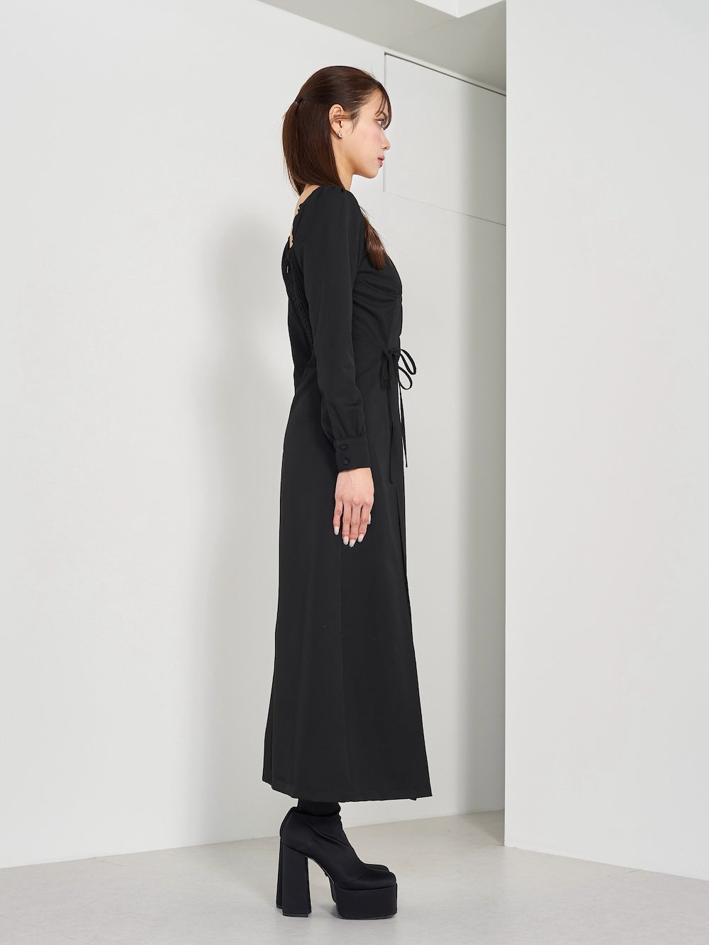 モデル：163cm（着用サイズ：FREE　着用カラー：BLK）