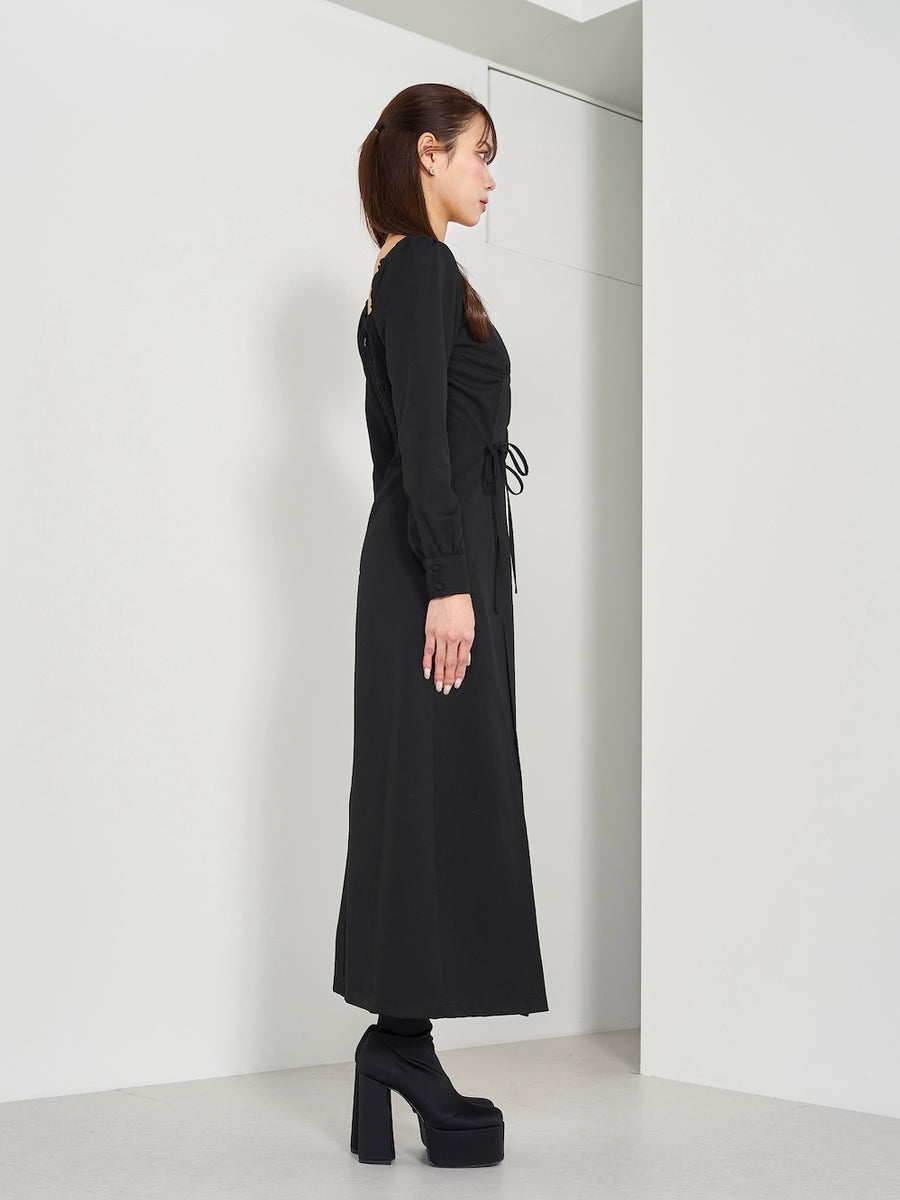 モデル：163cm（着用サイズ：FREE　着用カラー：BLK）