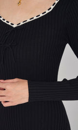 モデル：163cm（着用サイズ：FREE　着用カラー：BLK）