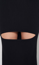 モデル：163cm（着用サイズ：FREE　着用カラー：BLK）