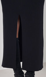 モデル：163cm（着用サイズ：FREE　着用カラー：BLK）