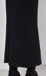 モデル：163cm（着用サイズ：FREE　着用カラー：BLK）