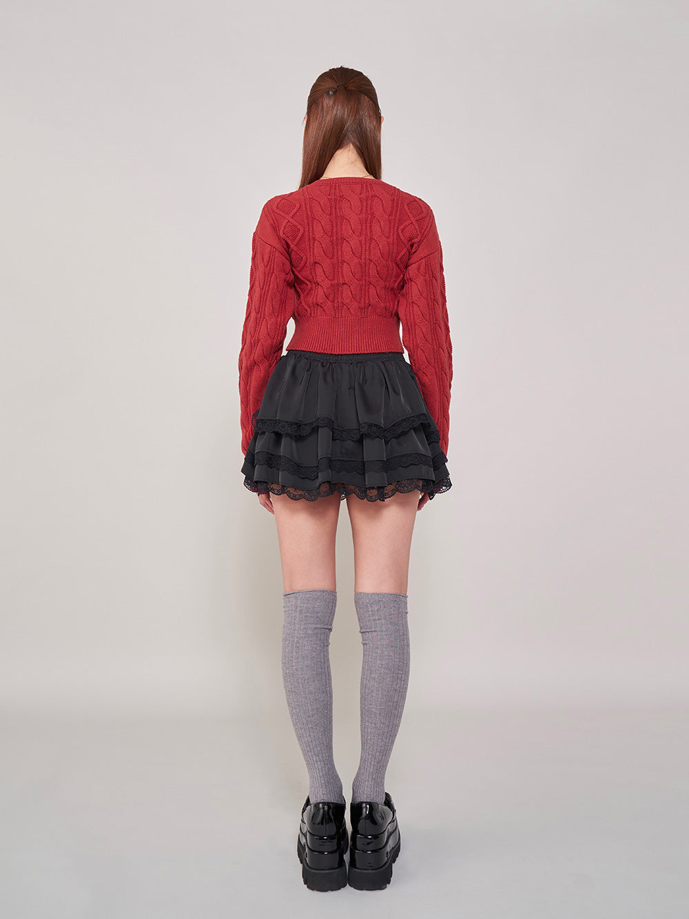 モデル：163cm（着用サイズ：FREE　着用カラー：RED）