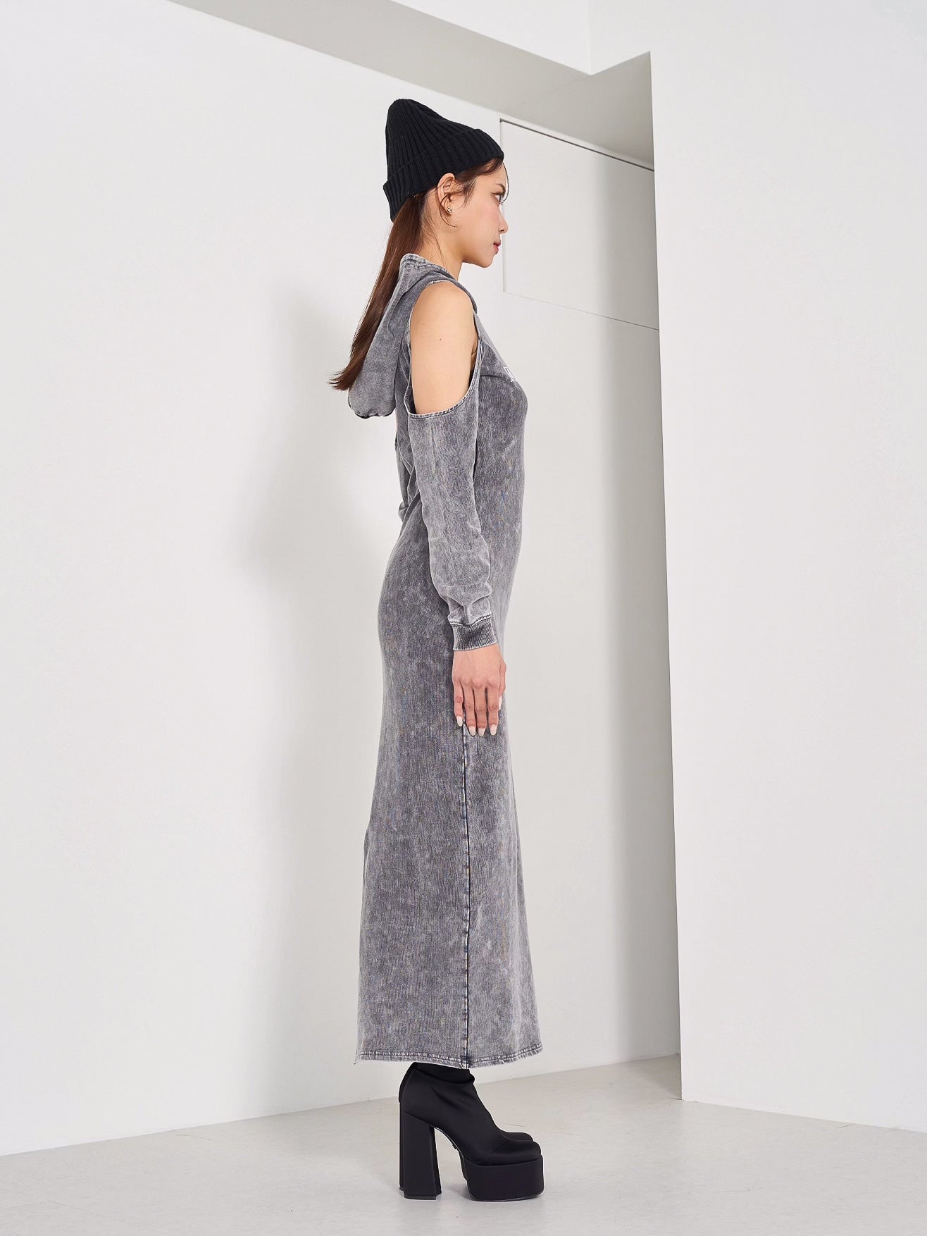 モデル：163cm（着用サイズ：FREE　着用カラー：C-GRY）