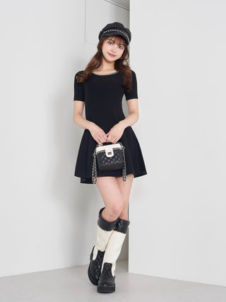 モデル：163cm（着用サイズ：FREE　着用カラー：BLK）