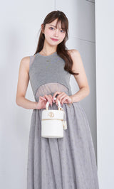 モデル：163cm（着用サイズ：FREE　着用カラー：GRY）