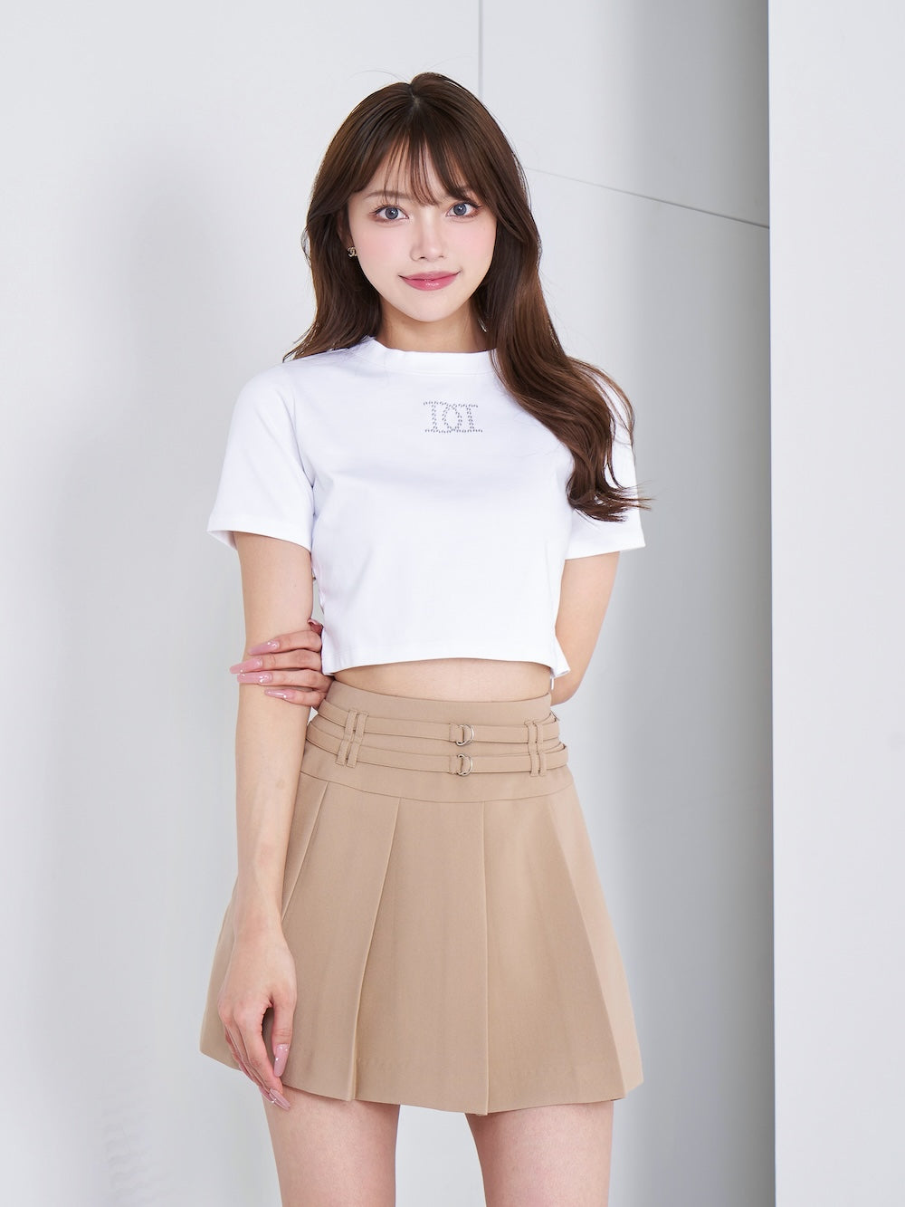 スタッズロゴコンパクトTシャツ – Darich (ダーリッチ)