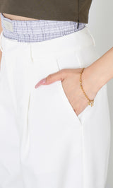 モデル：163cm（着用サイズ：FREE　着用カラー：WHT）