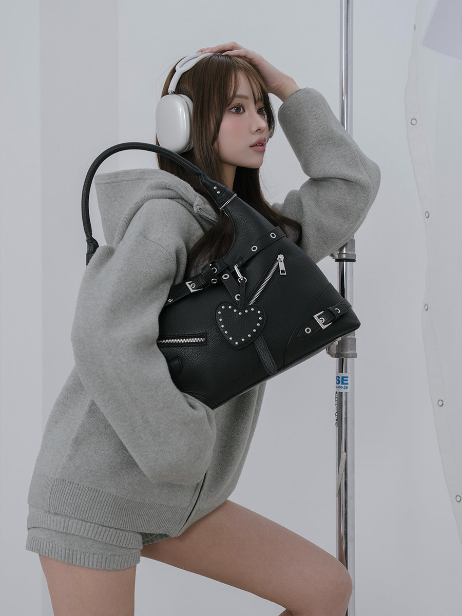 サイズ：FREE　カラー：BLK