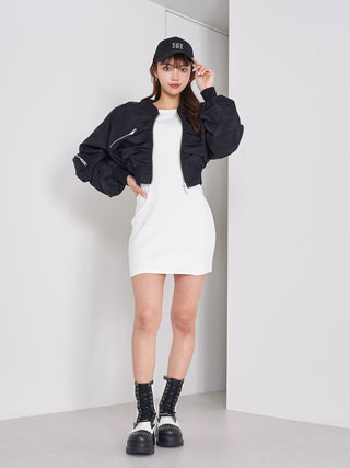 モデル：163cm（着用サイズ：FREE　着用カラー：BLK）