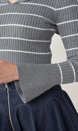 モデル：163cm（着用サイズ：FREE　着用カラー：GRY）
