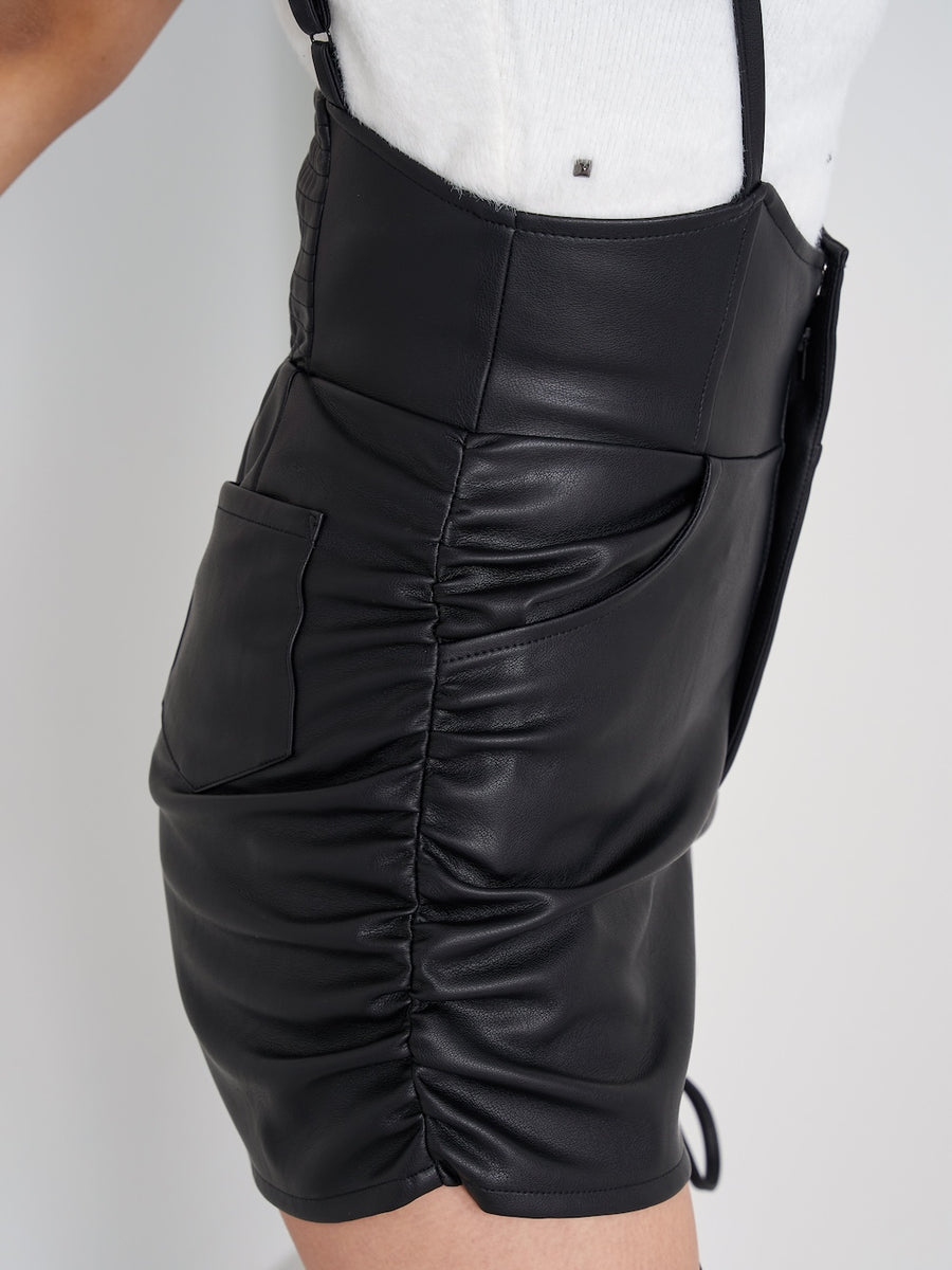 モデル：163cm（着用サイズ：S　着用カラー：BLK）