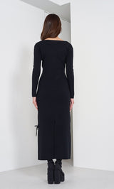 モデル：163cm（着用サイズ：FREE　着用カラー：BLK）