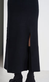 モデル：163cm（着用サイズ：FREE　着用カラー：BLK）