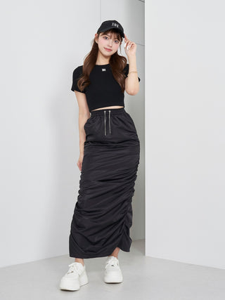 モデル：163cm（着用サイズ：FREE　着用カラー：BLK）