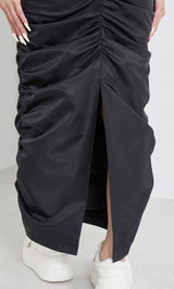 モデル：163cm（着用サイズ：FREE　着用カラー：BLK）