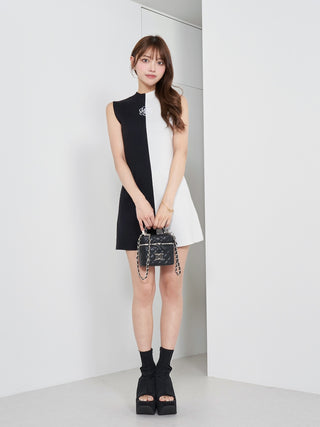 モデル：163cm（着用サイズ：FREE　着用カラー：BLK）
