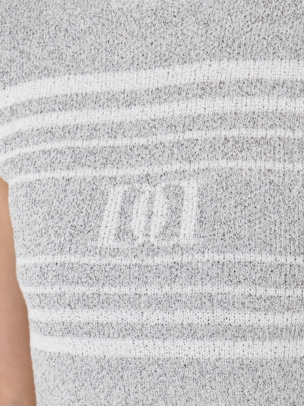 モデル：163cm（着用サイズ：FREE　着用カラー：GRY）