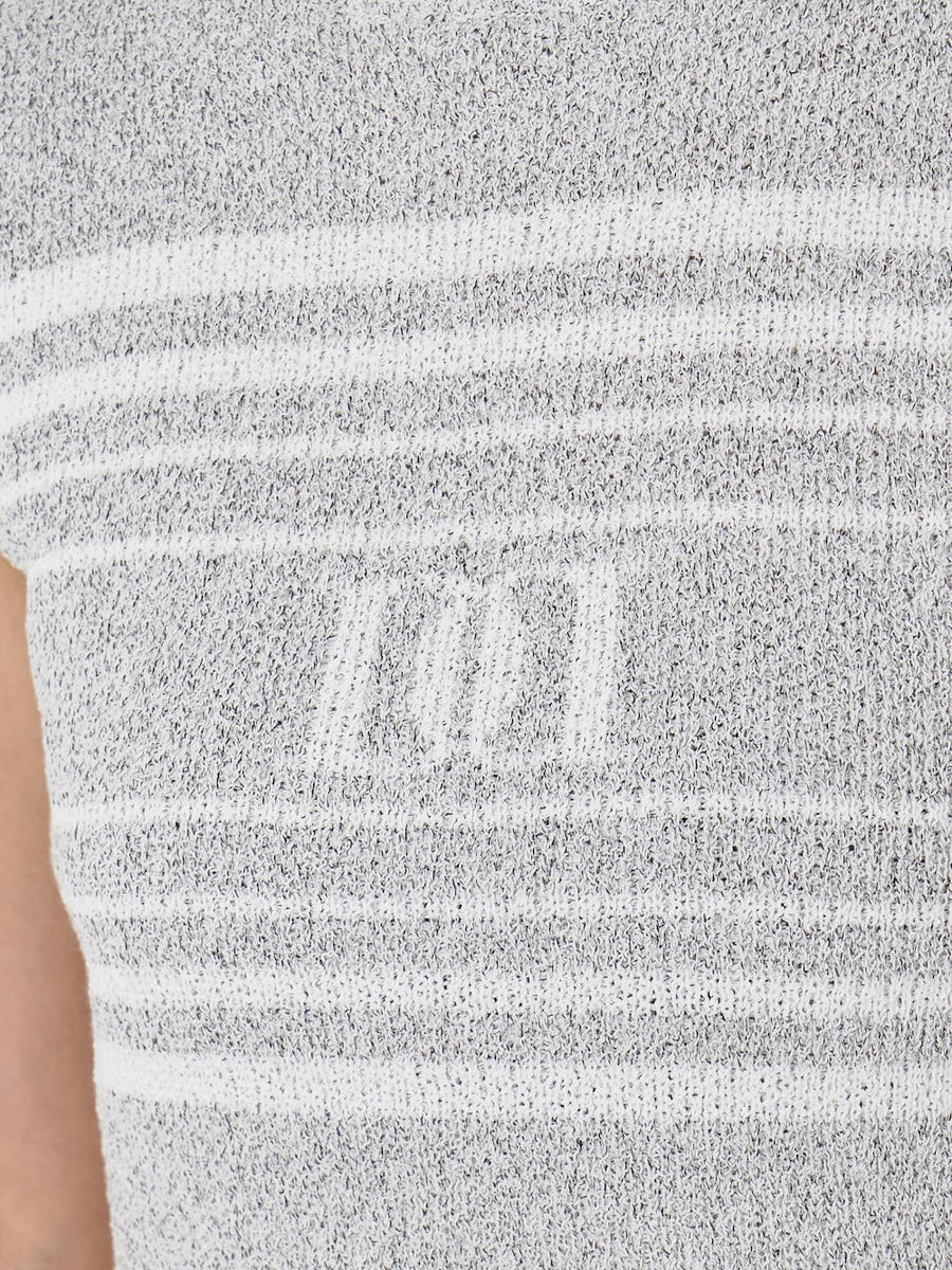 モデル：163cm（着用サイズ：FREE　着用カラー：GRY）